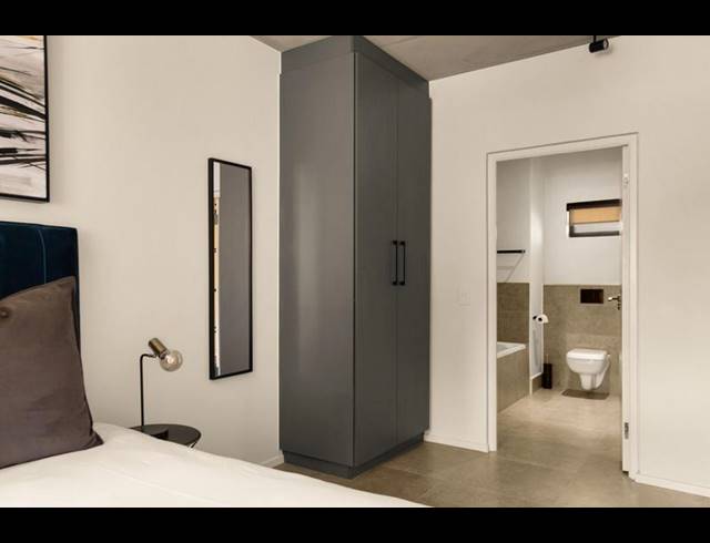 1 BEDROOM APARTMENT FOR SALE IN HYDE PARK